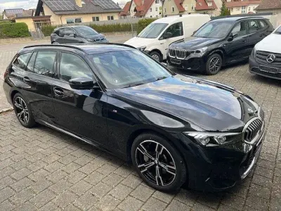 Gebraucht BMW 330 M Sport 245 PS (180 kW) 2025 Schwarz Kombi