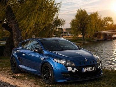Używany Renault Mégane III R.S. 305 KM (224 kW) 2010 Niebieski