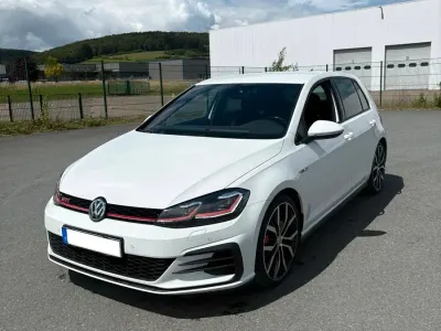 Gebraucht VW Golf VII GTI 245 PS (180 kW) 2019 Weiß Kleinwagen
