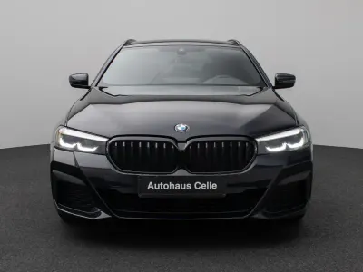 Gebraucht BMW 520 M Sport 190 PS (139 kW) 2023 Schwarz Limousine