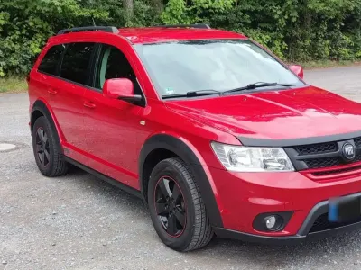 Gebraucht Fiat Freemont 170 PS (125 kW) 2012 Rot SUV