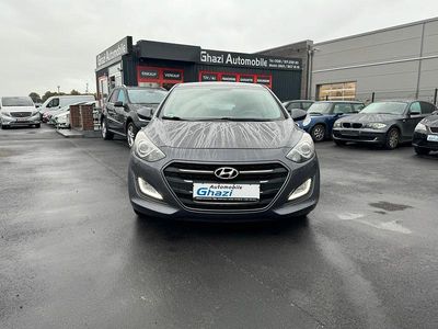 Gebraucht Hyundai i30 110 PS (80 kW) 2016 Grau Kleinwagen