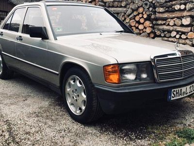 Gebraucht Mercedes 190 122 PS (89 kW) 1988 Silber Limousine