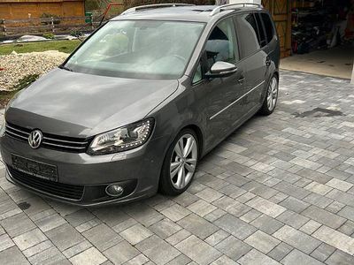 Gebraucht VW Touran Highline 140 PS (102 kW) 2011 Grau Van / Kleinbus