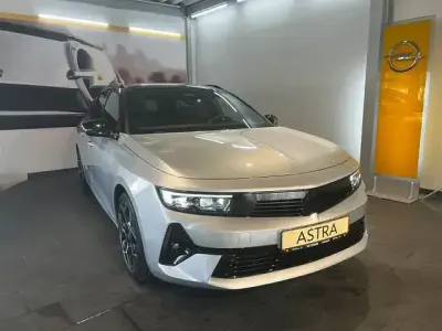 Usata Opel Astra Ultimate 131 CV (96 kW) 2024 Argento Station wagon