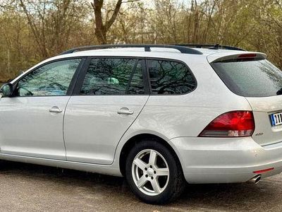 Käytetty VW Golf VII Match 105 HP (77 kW) 2013 Hopea Farmari