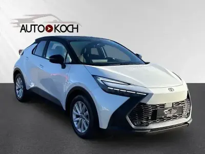 Gebraucht Toyota C-HR Team 140 PS (102 kW) 2024 Platinumweiß perleffekt / dac SUV