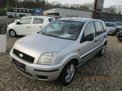 Silber Gebraucht 2004 Ford Fusion Trend Limousine | 1.999 € (Fairer Preis)