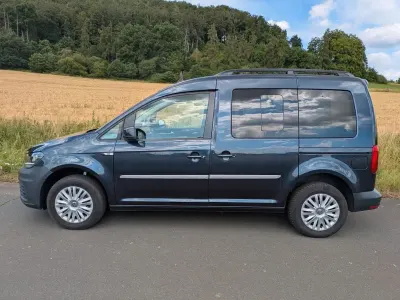 Gebraucht VW Caddy Trendline 75 PS (55 kW) 2018 Blau Van / Kleinbus