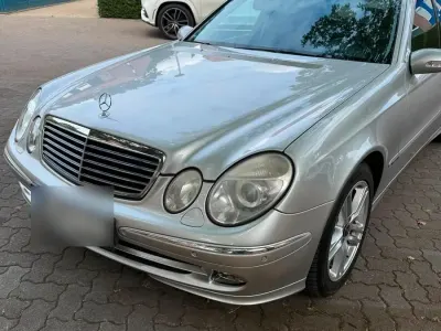 Gebraucht Mercedes E240 Avantgarde 177 PS (130 kW) 2005 Silber Limousine