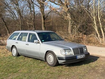 Usata Mercedes E220 150 CV (110 kW) 1994 Argento Berlina