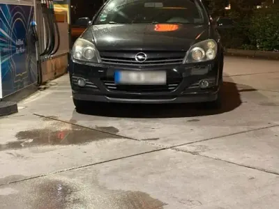 Gebraucht Opel Astra 90 PS (66 kW) 2005 Schwarz Coupé