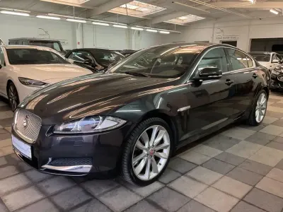 Używany Jaguar XF 340 KM (250 kW) 2015 Czarny Sedan/Limuzyna