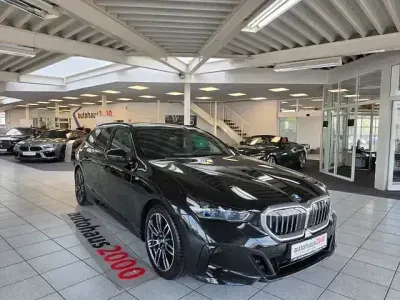Używany BMW 520 M Sport 190 KM (139 kW) 2025 Czarny Kombi