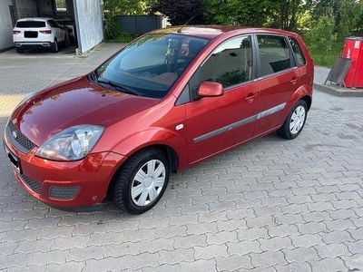 Rot Gebraucht 2008 Ford Fiesta Limousine | 1.650 € (Fairer Preis)