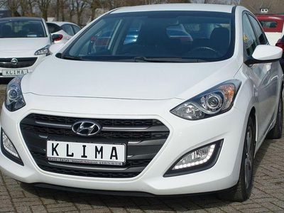 Gebraucht Hyundai i30 YES! 101 PS (74 kW) 2015 Weiß Limousine