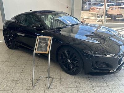 Schwarz Gebraucht 2024 Jaguar F-Type R-Dynamic Coupé | 59.300 € (Etwas zu teuer)