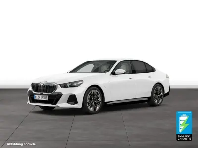 Gebraucht BMW 550e M Sport 489 PS (359 kW) 2025 Weiß Limousine