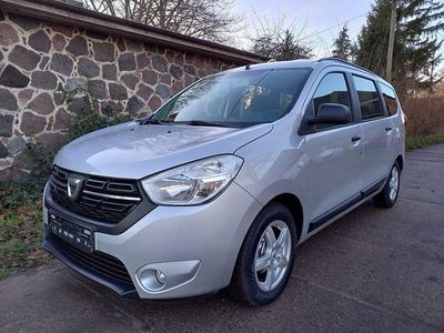 Grau Gebraucht 2017 Dacia Lodgy Ambiance Van / Kleinbus | 7.990 € (Fairer Preis)