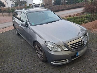 Gebraucht Mercedes E350 Avantgarde 265 PS (194 kW) 2011 Grau Kombi