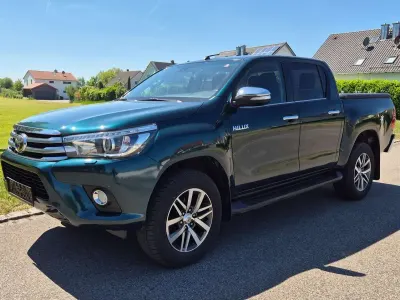 Używany Toyota HiLux Executive 150 KM (110 kW) 2017 Zielony Pickup