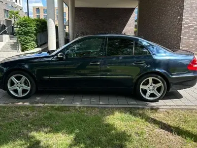 Gebraucht Mercedes E240 Elegance 177 PS (130 kW) 2004 Grün Limousine
