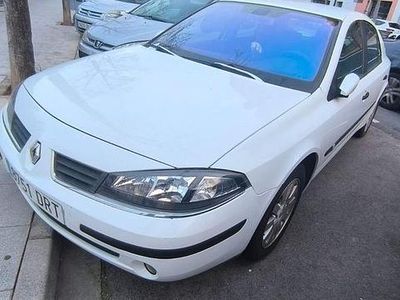Gebraucht Renault Laguna II Dynamique 110 PS (80 kW) 2005 Weiß Limousine