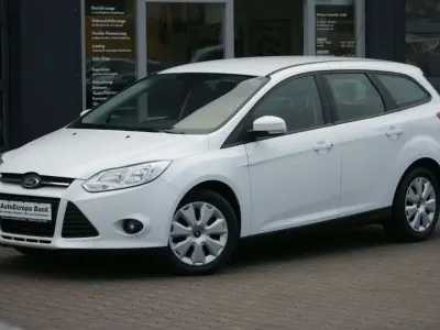 Gebraucht Ford Focus 116 PS (85 kW) 2012 Frozen white Kombi