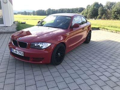 Gebraucht BMW 118 194 PS (142 kW) 2011 Rot Kleinwagen