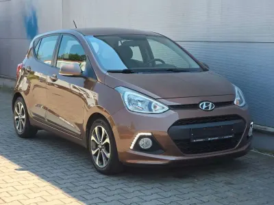 Gebraucht Hyundai i10 YES! 87 PS (63 kW) 2015 Braun Kleinwagen