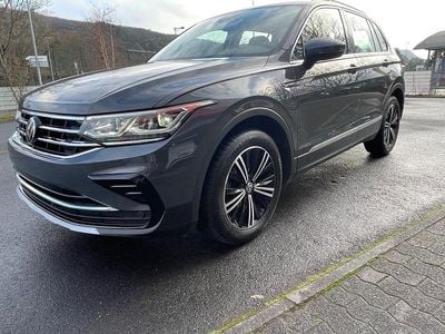 Grau Gebraucht 2022 VW Tiguan Elegance SUV | 20.490 € (Superpreis)