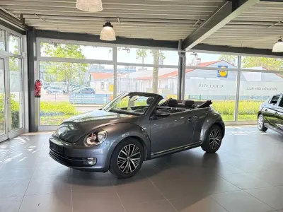 Usata VW Beetle Cabriolet Allstar 105 CV (77 kW) 2016 Grigio Cabrio