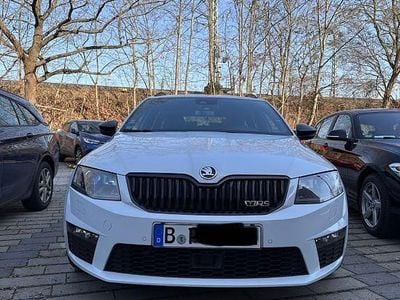 Gebraucht Skoda Octavia vRS 230 PS (169 kW) 2015 Weiß Kleinwagen