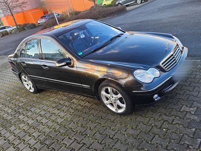 Gebraucht Mercedes 220 Avantgarde 150 PS (110 kW) 2005 Limousine