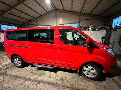 Rot Gebraucht 2016 Ford Tourneo Titanium Van / Kleinbus | 19.500 € (Fairer Preis)