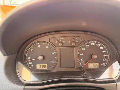 Gebraucht VW Polo 64 PS (47 kW) 2003 Grau Kleinwagen