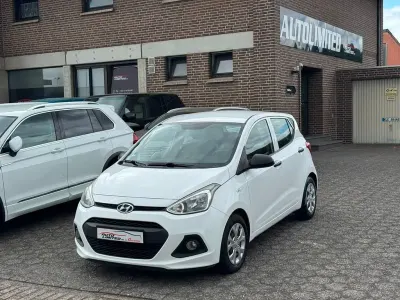 Gebraucht Hyundai i10 Classic 67 PS (49 kW) 2015 Weiß Kleinwagen