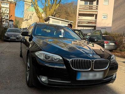 Gebraucht BMW 520 184 PS (135 kW) 2013 Schwarz Kombi