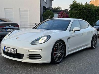 Porsche Panamera 4S