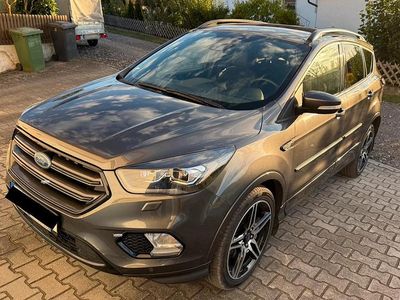 Gebraucht Ford Kuga ST-Line 180 PS (132 kW) 2018 Grau SUV