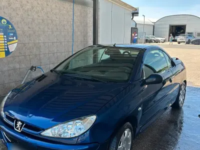 Gebraucht Peugeot 206 CC 110 PS (80 kW) 2005 Blau Cabrio