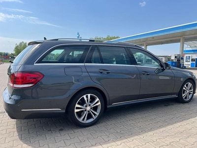 Grau Gebraucht 2014 Mercedes E220 Edition Kombi | 13.100 € (Fairer Preis)