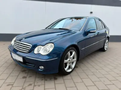 Second-hand Mercedes C200 Sport Edition 136 CP (100 kW) 2006 Albastru Berlinǎ