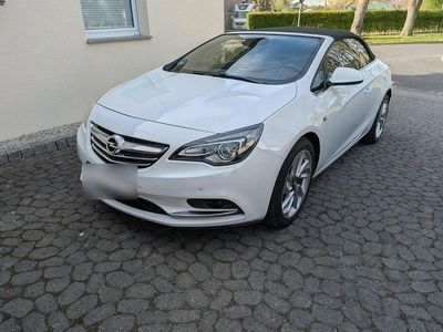Second-hand Opel Cascada Active 170 CP (125 kW) 2017 Alb Cabrio