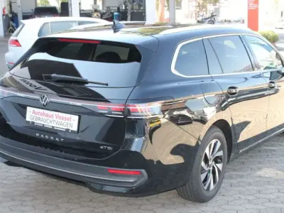 Gebraucht VW Passat Business 150 PS (110 kW) 2024 Grenaldinschwarz metallic (metallic) Kombi