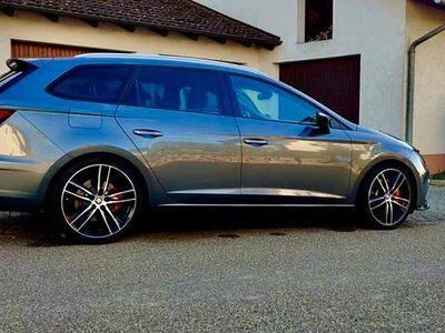 Grau Gebraucht 2018 Seat Leon ST CUPRA Kombi | 19.999 € (Fairer Preis)