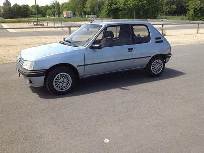 Gebraucht Peugeot 205 GTi 102 PS (75 kW) 1990 Blau Kleinwagen