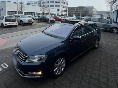 Gebraucht VW Passat Highline 140 PS (102 kW) 2011 Blau Kombi