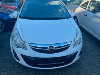 Gebraucht Opel Corsa 85 PS (62 kW) 2012 Weiß Kleinwagen