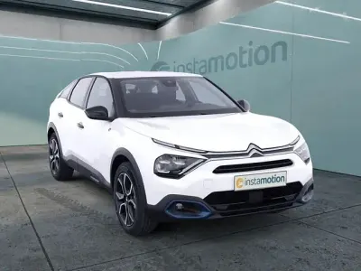 Używany Citroën e-C4 100 kW (136 KM) 2023 Biały Sedan/Limuzyna